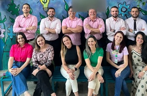 Equipe de cooperativa em programa da Mentorei