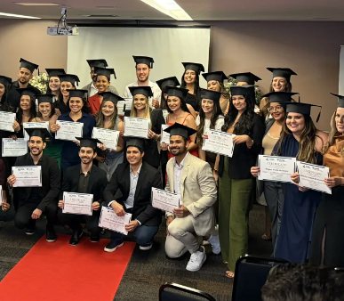 Formatura de turma da Mentorei em cooperativa de crédito